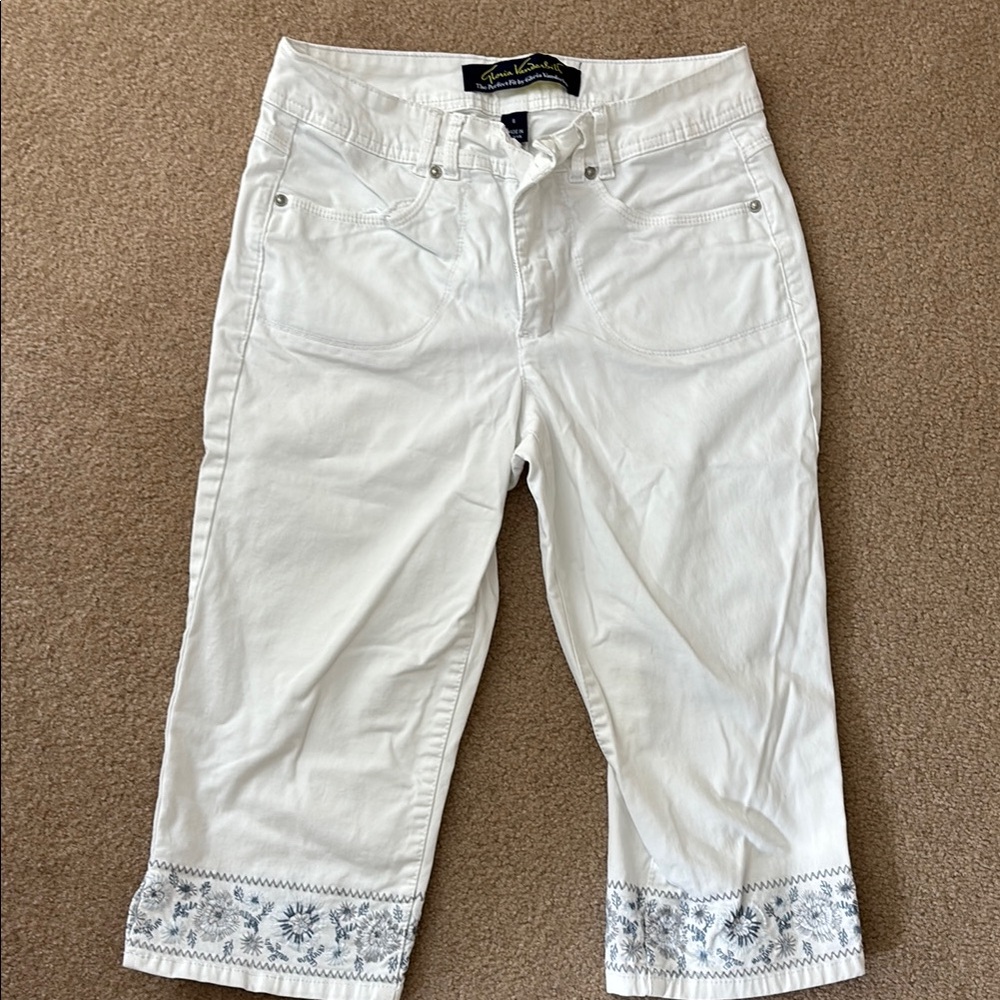 Gloria Vanderbilt White Capris with Embroidered Hem